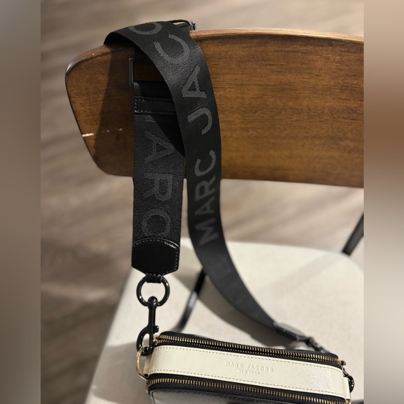 Marc Jacobs Snapshot Crossbody Bag - Picture 2 of 4
